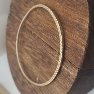 B2132 gold‎ tone foiled bracelet